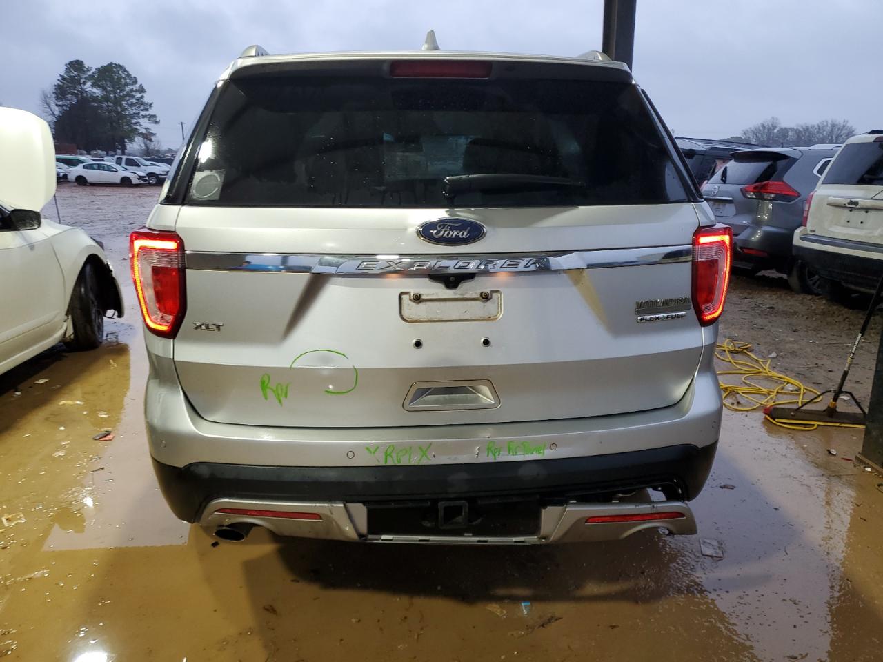 2016 Ford Explorer - Image 6