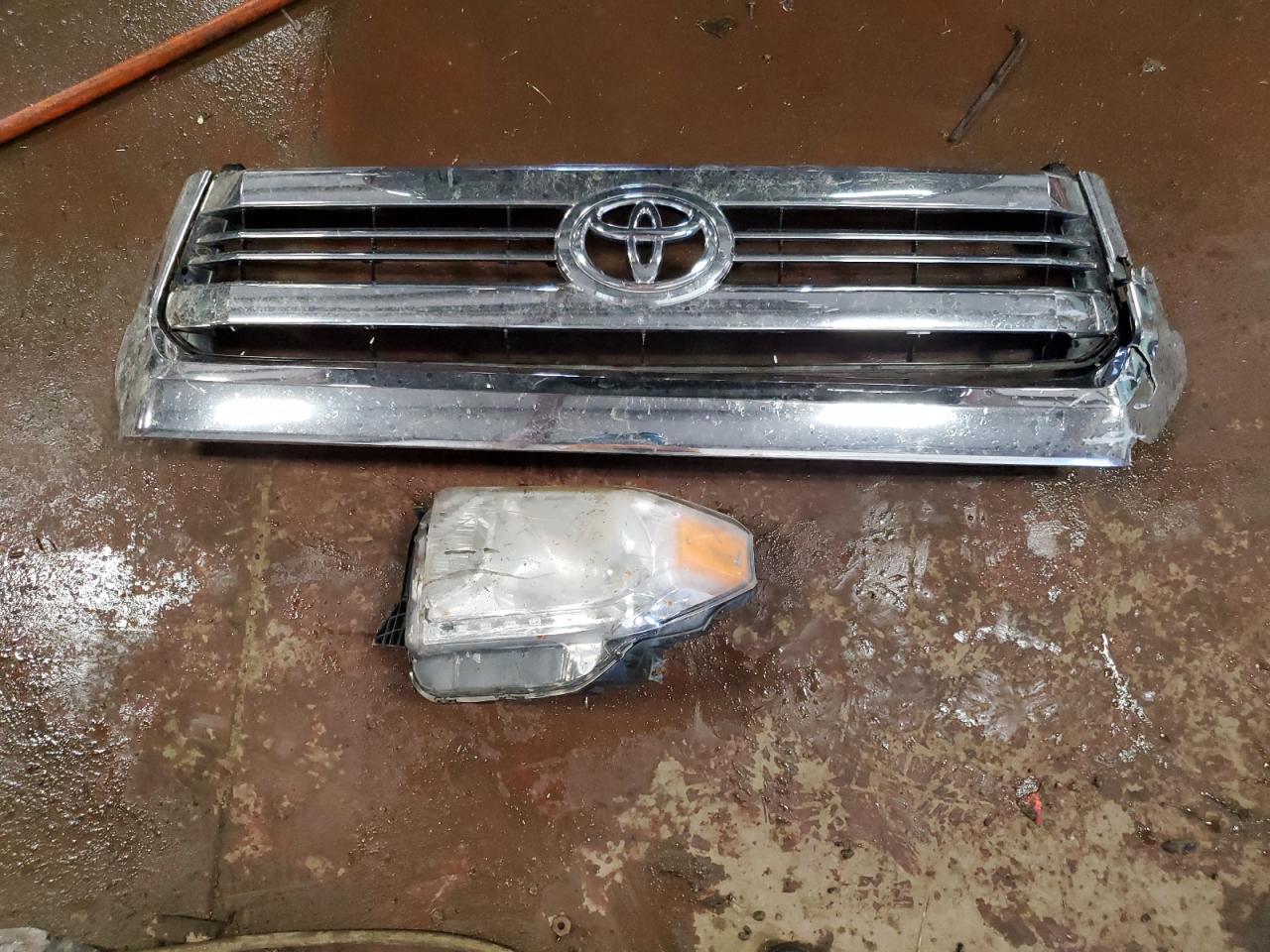 2016 Toyota Tundra - Image 12