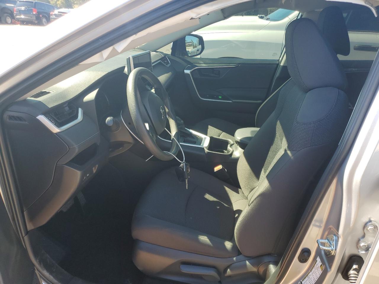 2024 Toyota RAV 4 - Image 7