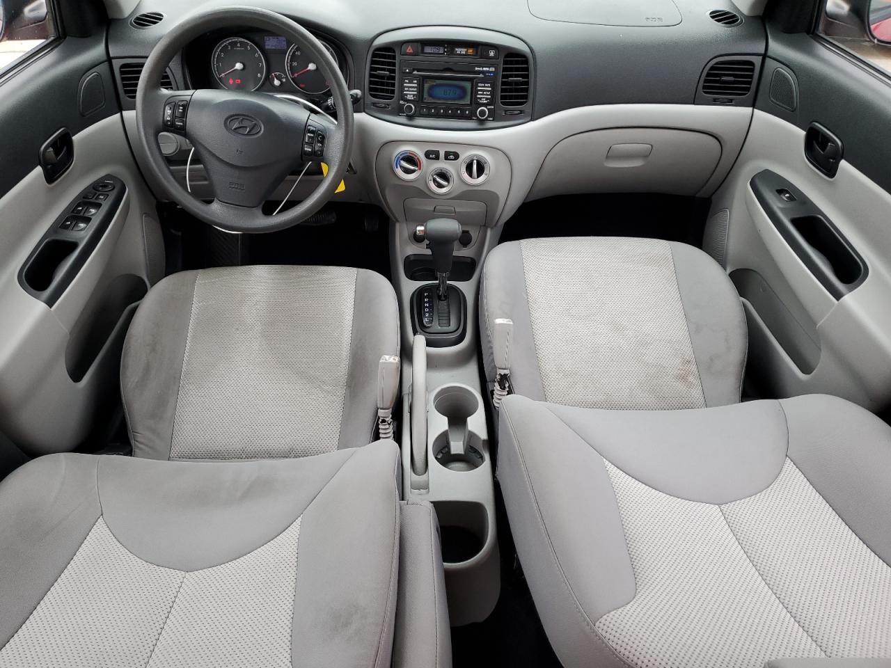 2011 Hyundai Accent - Image 8
