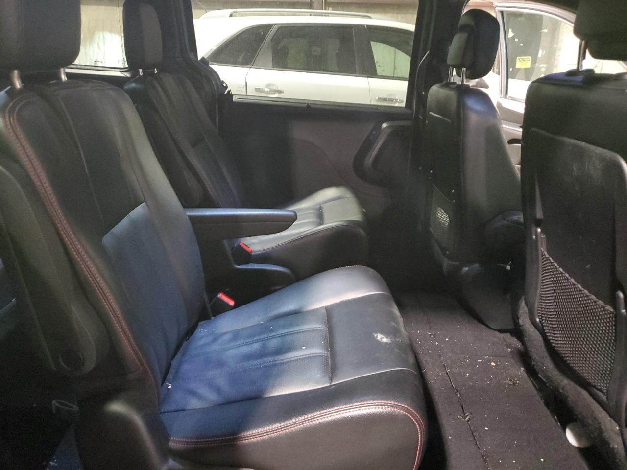 2019 Dodge Caravan - Image 11
