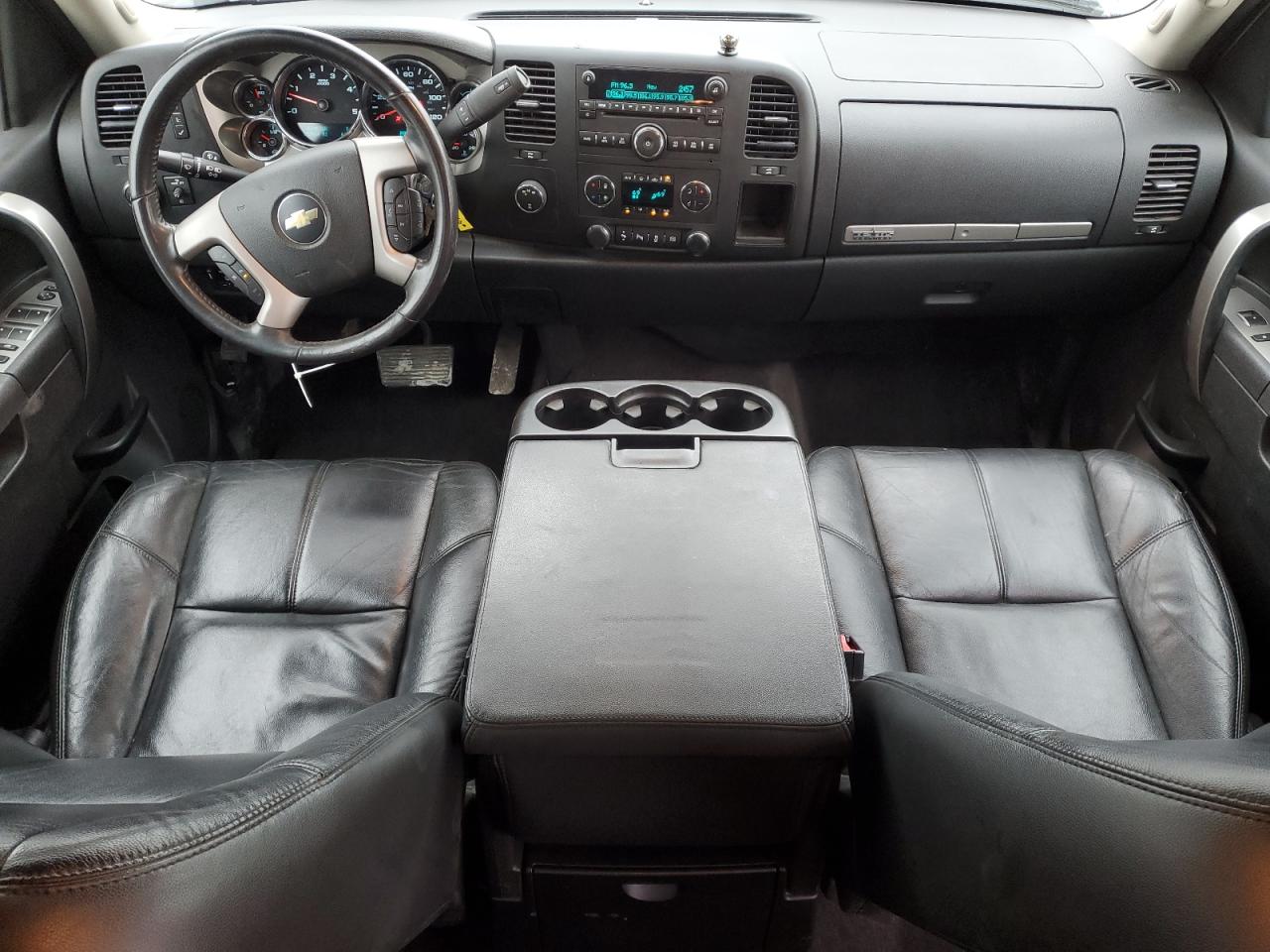 2013 Chevrolet Silverado - Image 8