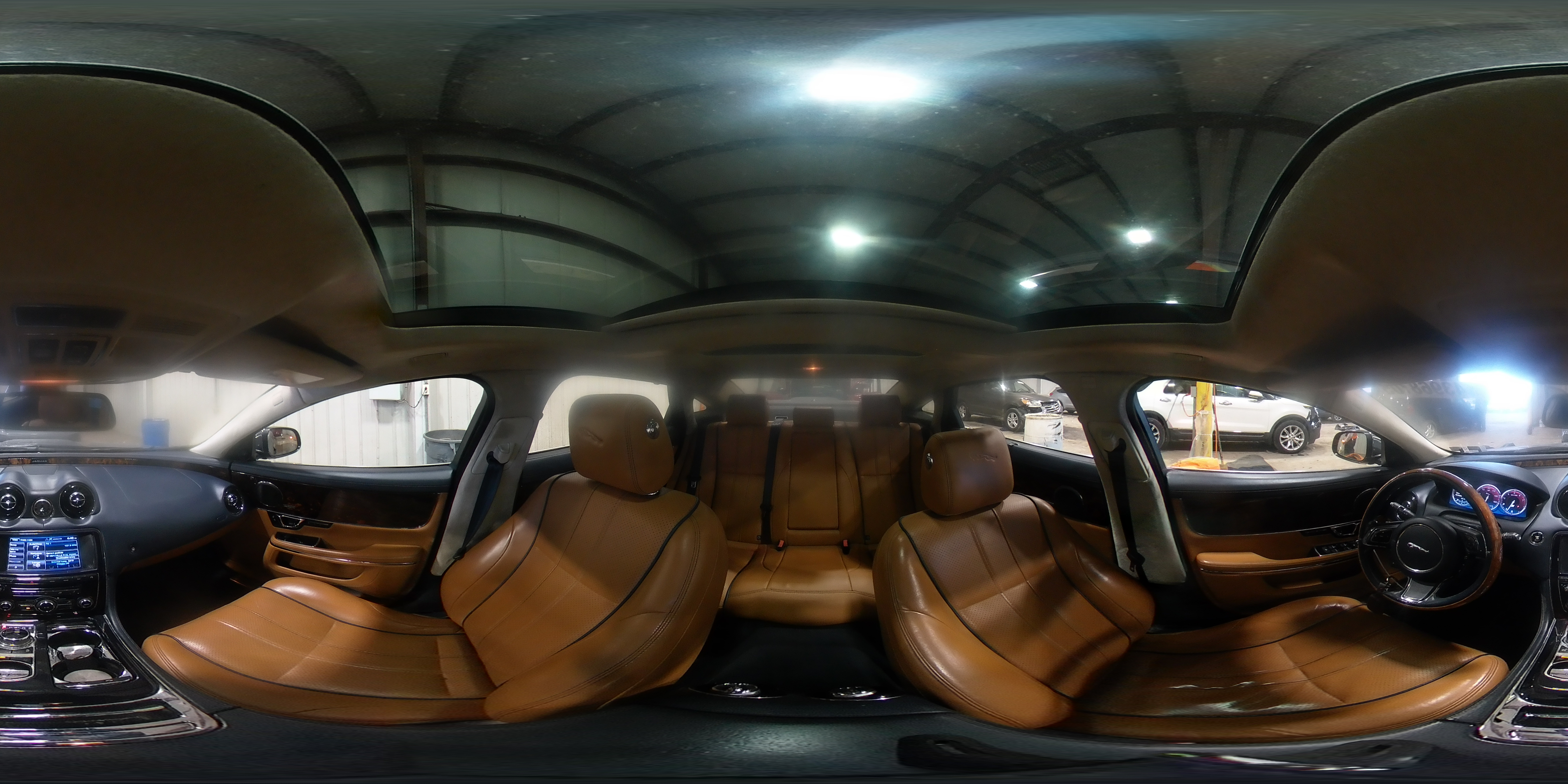 2014 Jaguar XJ - Image 14