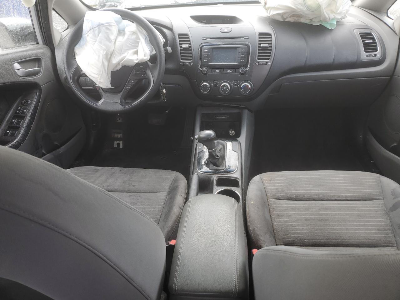 2017 Kia Forte - Image 8