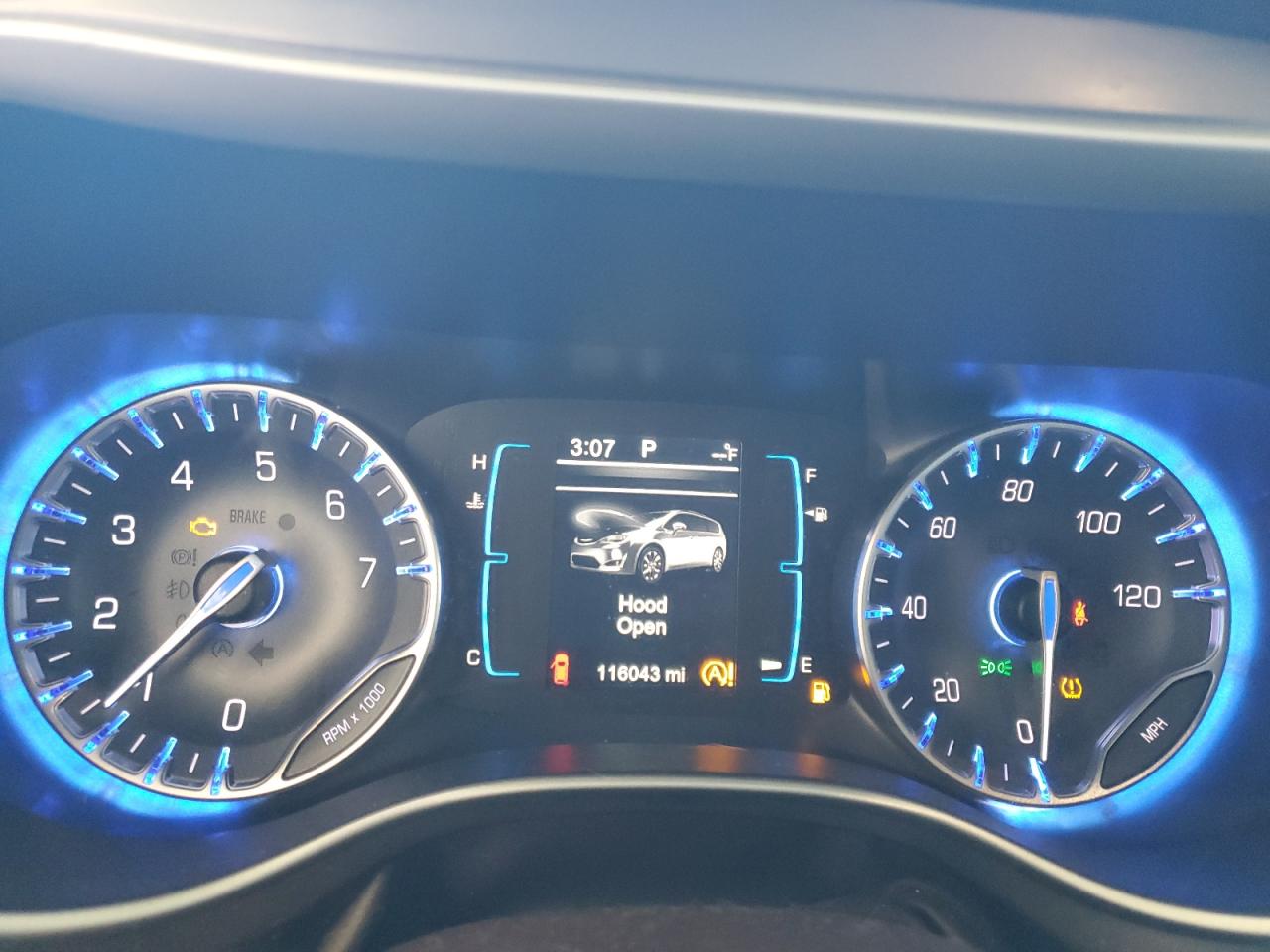 2017 Chrysler Pacifica - Image 9