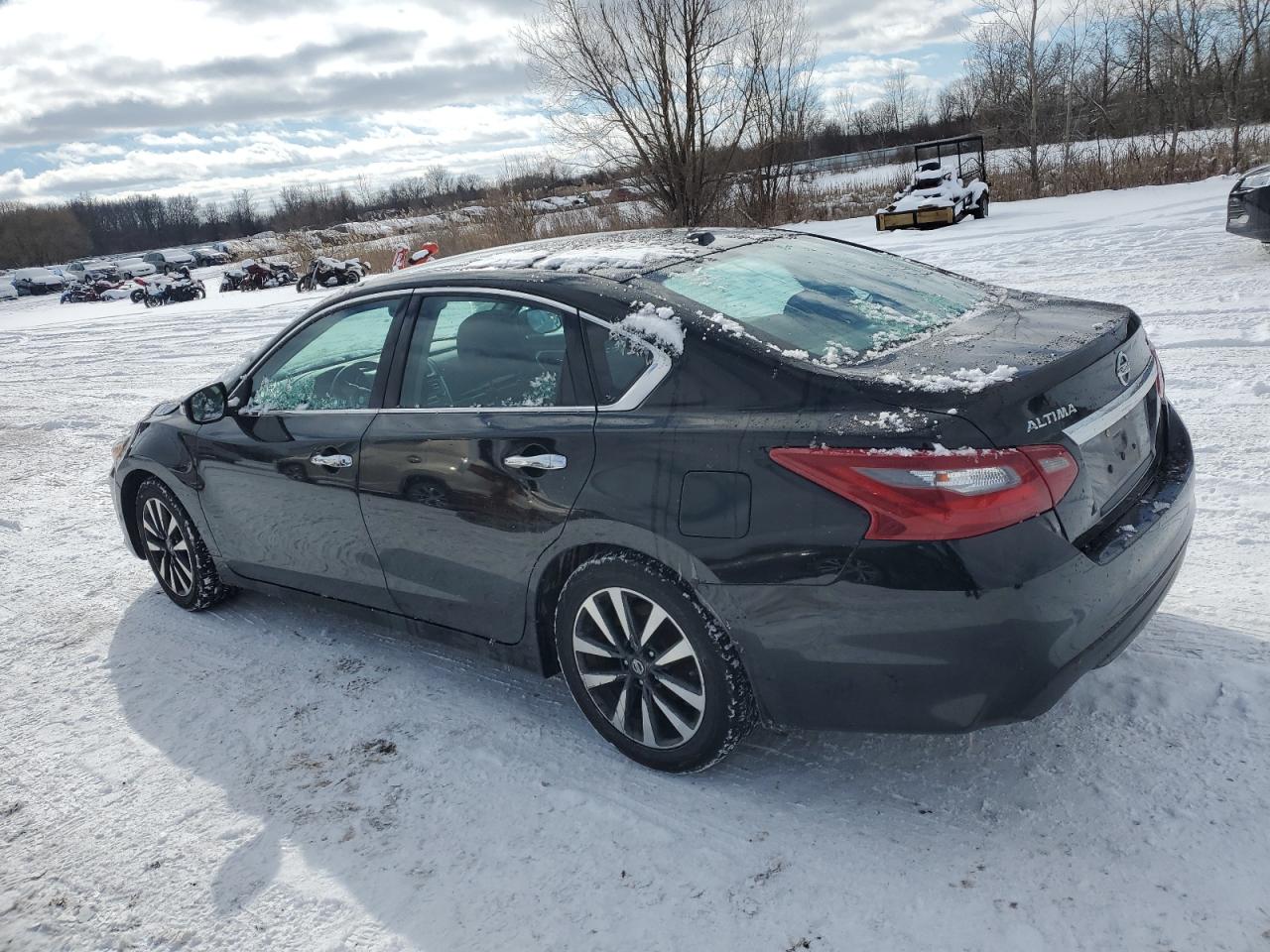 2018 Nissan Altima - Image 2