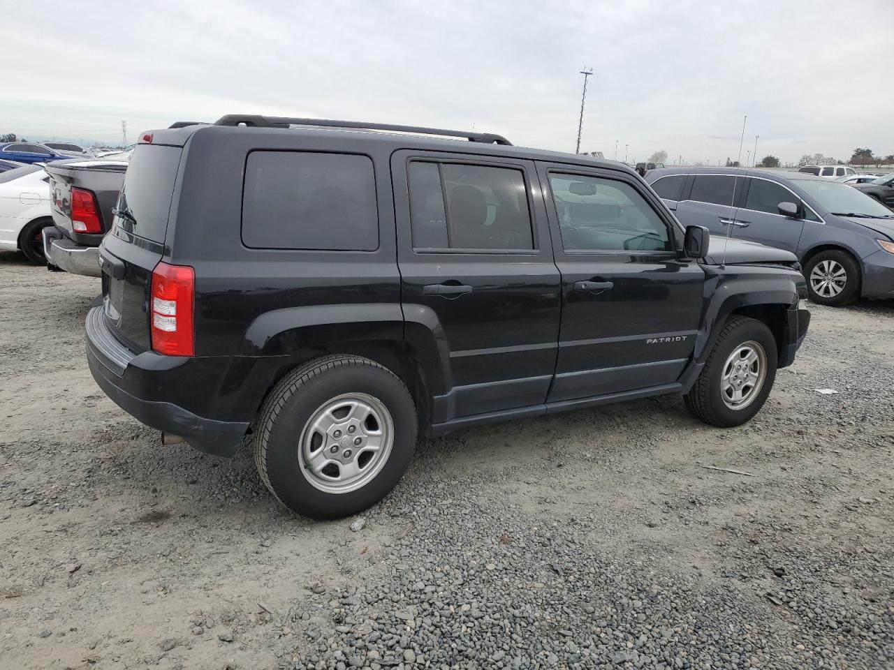 2017 Jeep Liberty (Patriot) - Image 3