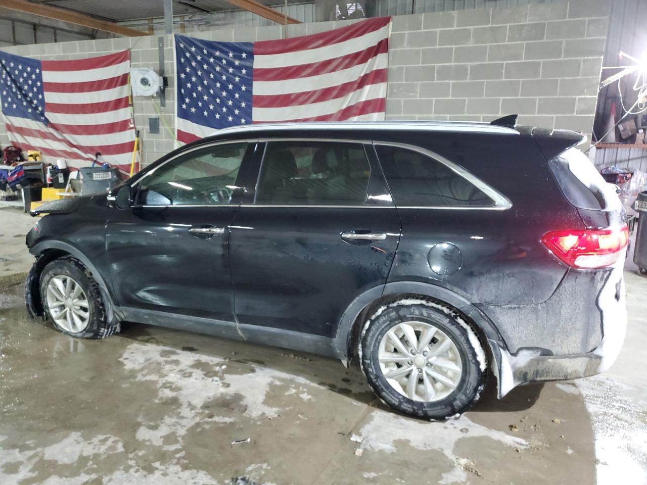 2017 Kia Sorento - Image 2