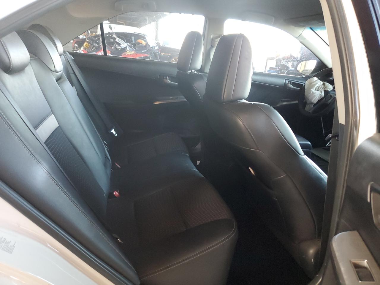 2013 Toyota Camry - Image 10