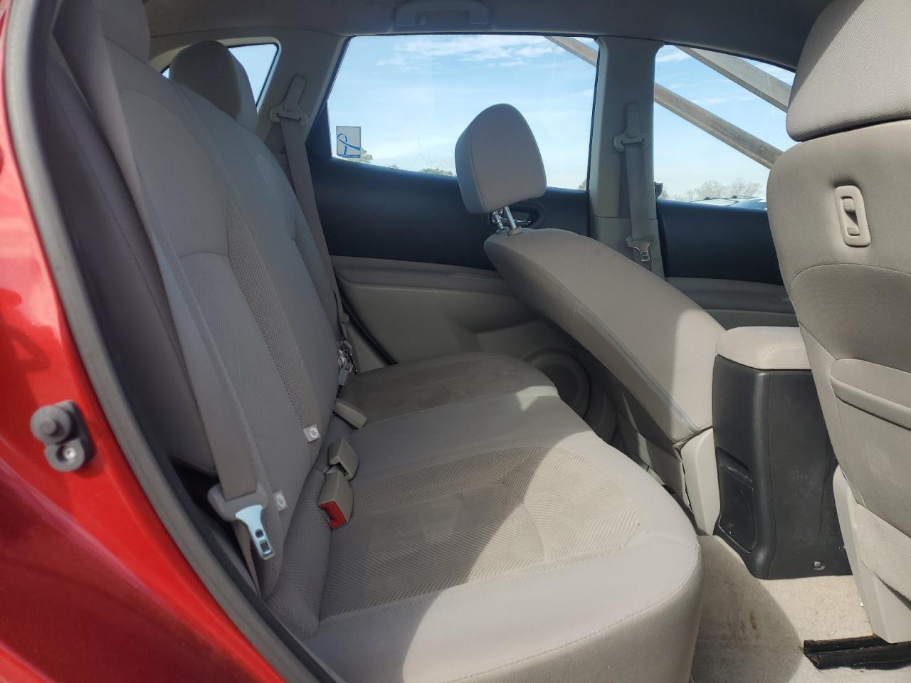 2015 Nissan Rogue - Image 11