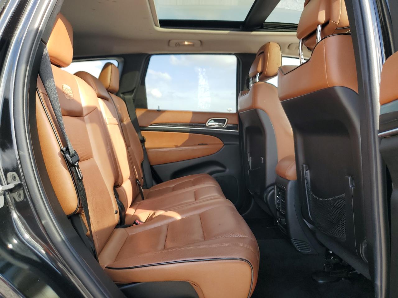 2011 Jeep Grand Cherokee - Image 11
