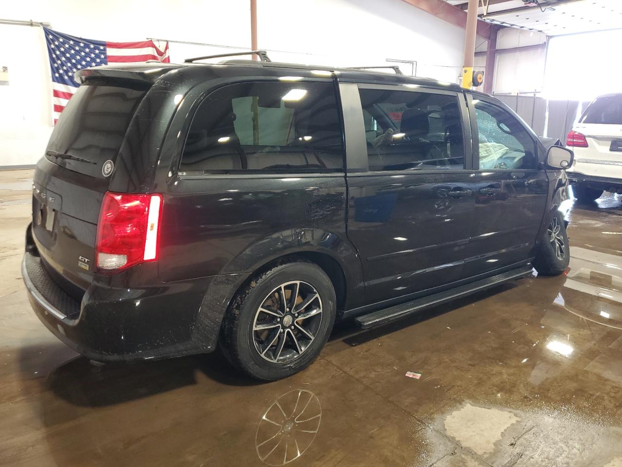2017 Dodge Caravan - Image 3