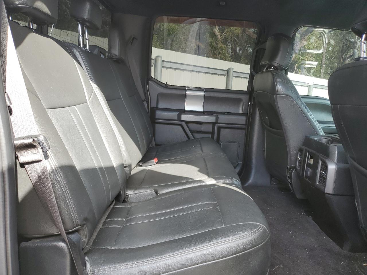 2015 Ford F-150 - Image 10
