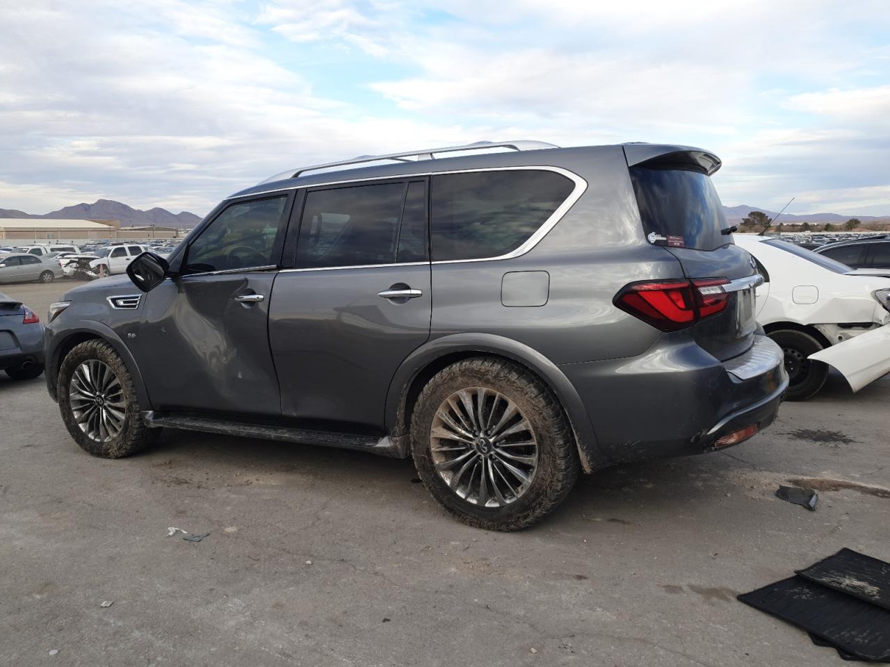 2018 Infiniti QX80 - Image 2