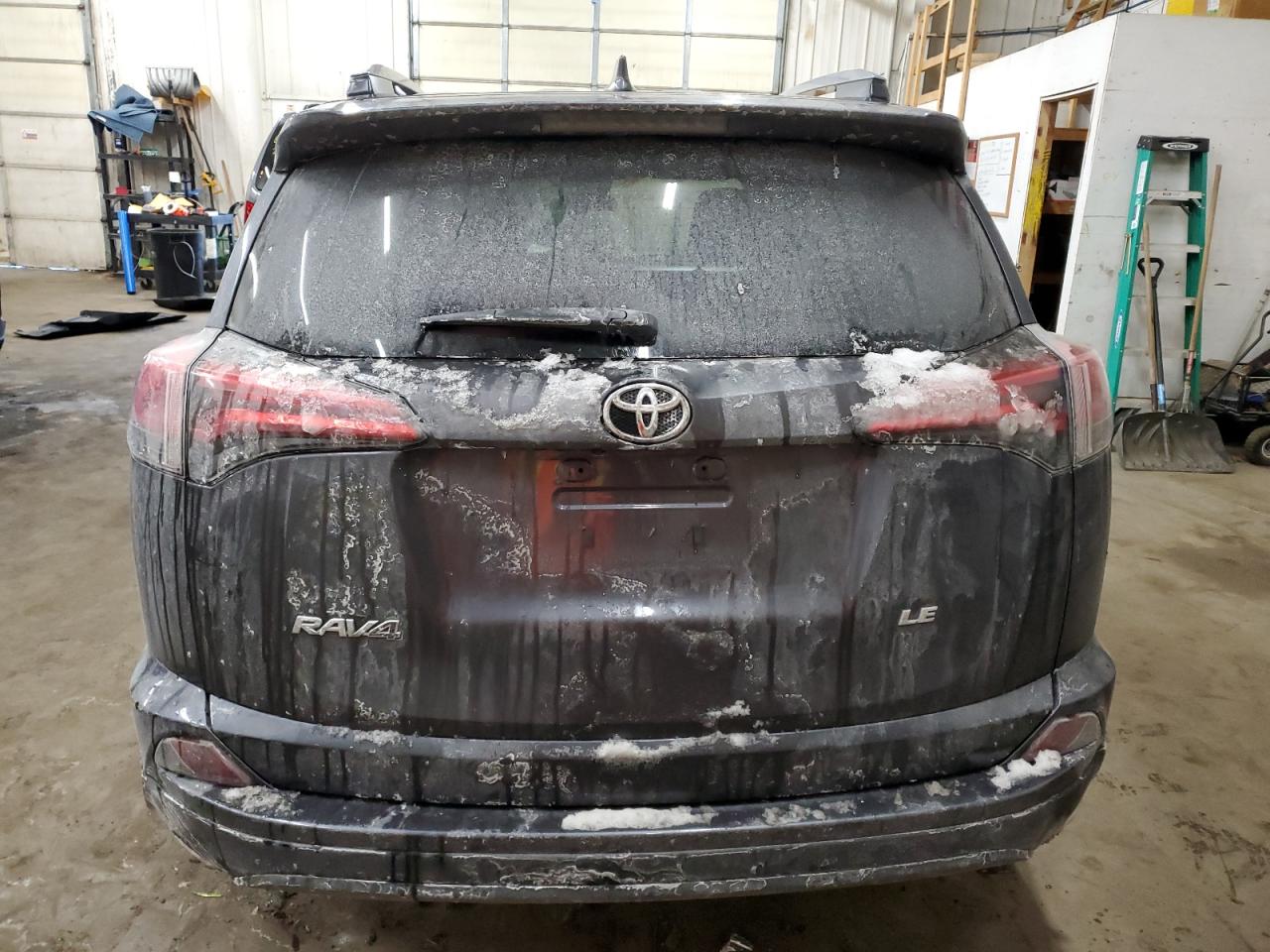 2017 Toyota RAV 4 - Image 6