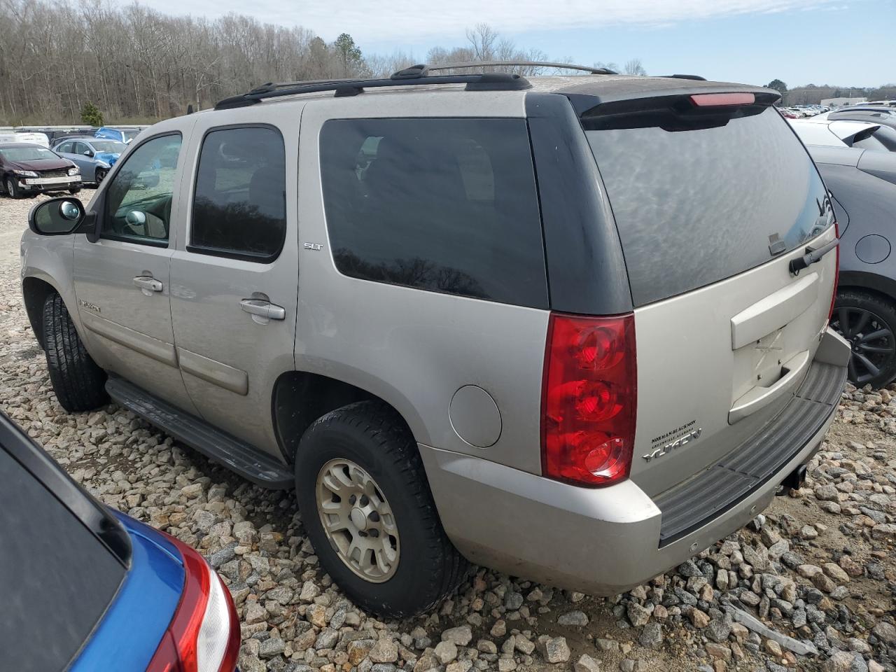 2007 GMC Yukon - Image 2