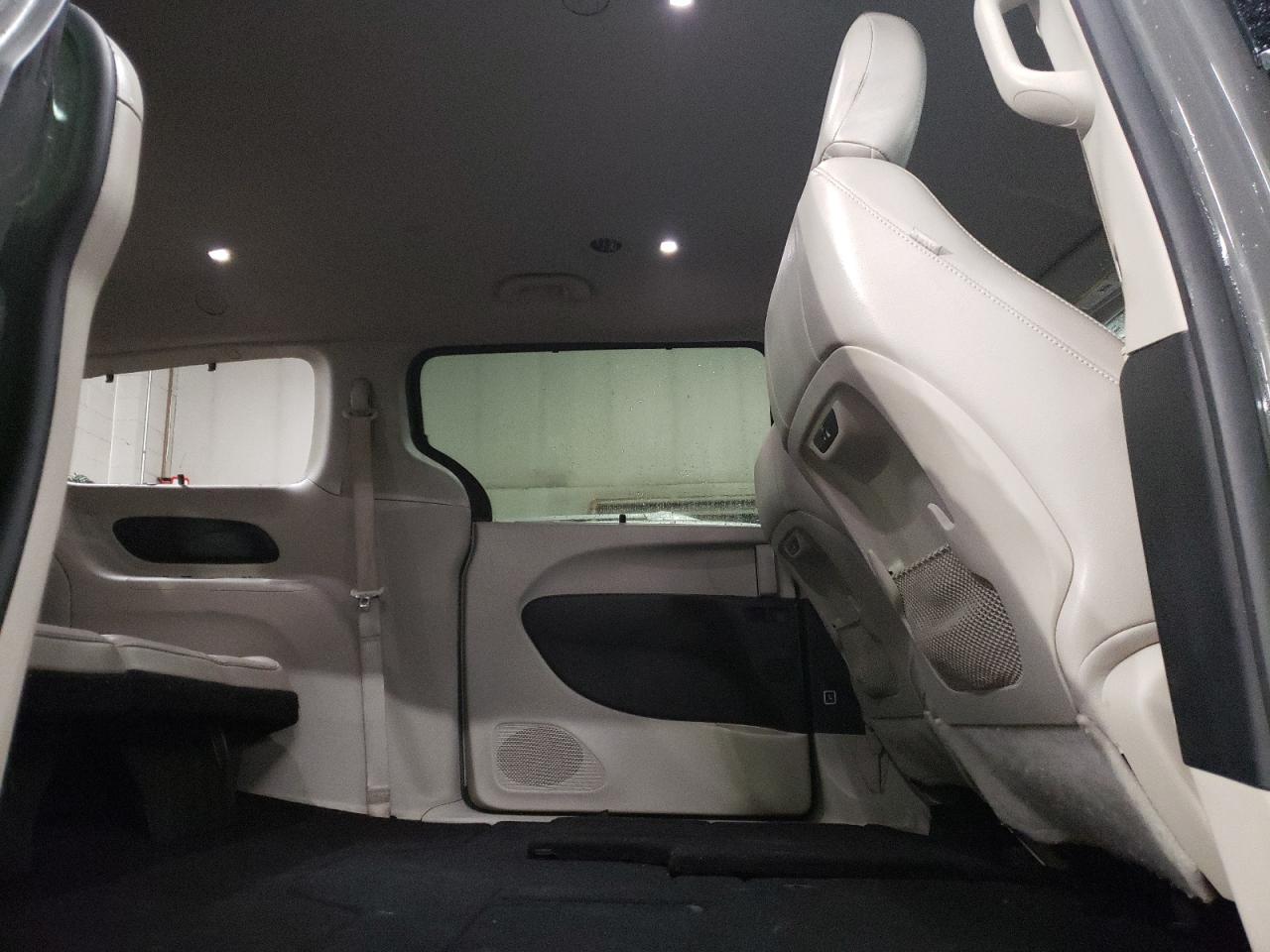 2021 Chrysler Pacifica - Image 11