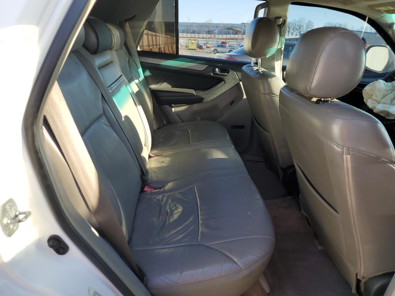 2005 Toyota 4Runner - Image 12