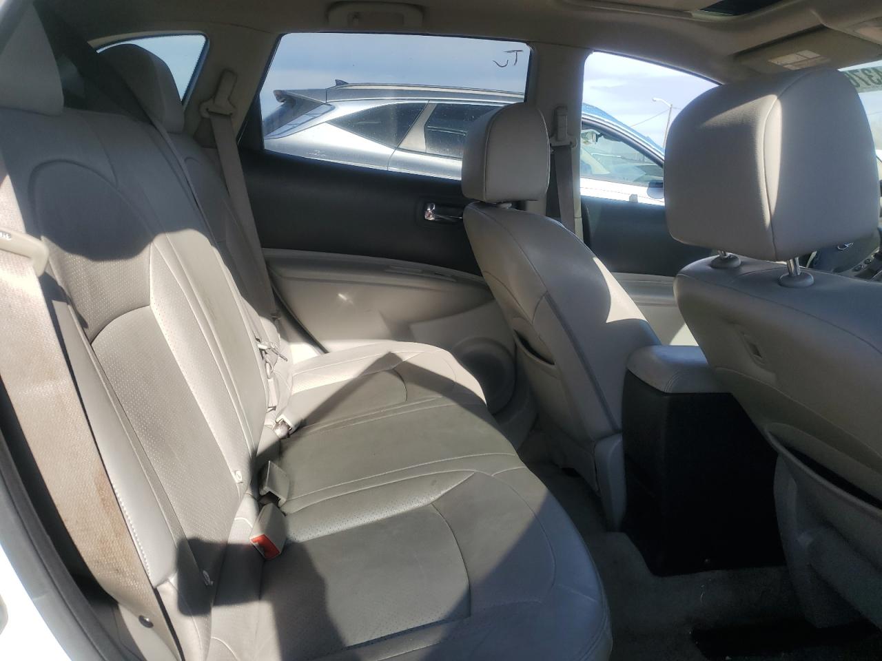 2013 Nissan Rogue - Image 11