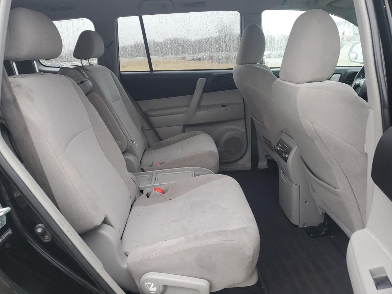2013 Toyota Highlander - Image 11