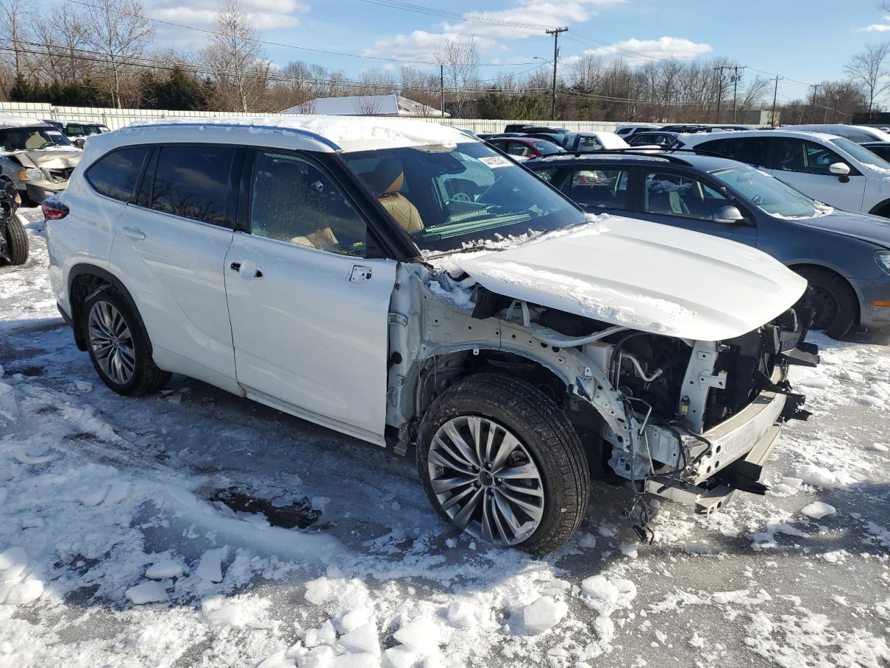 2021 Toyota Highlander - Image 4