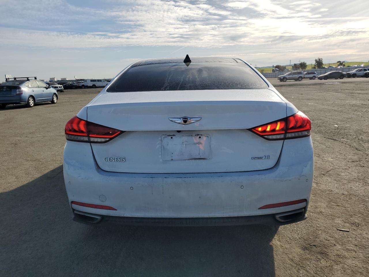 2015 Hyundai Genesis - Image 6