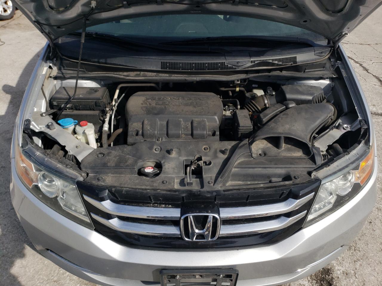 2015 Honda Odyssey - Image 12