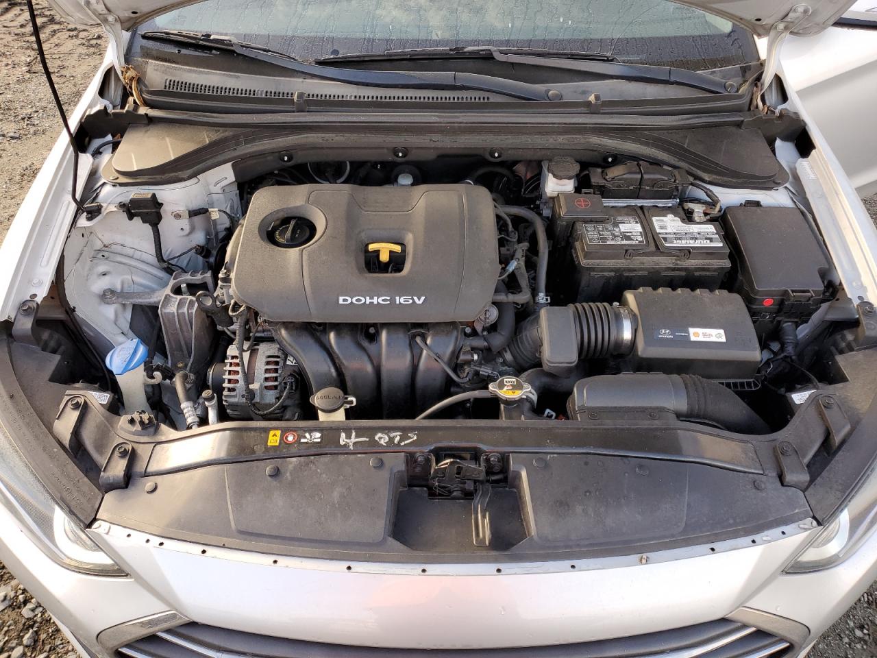 2017 Hyundai Elantra - Image 11