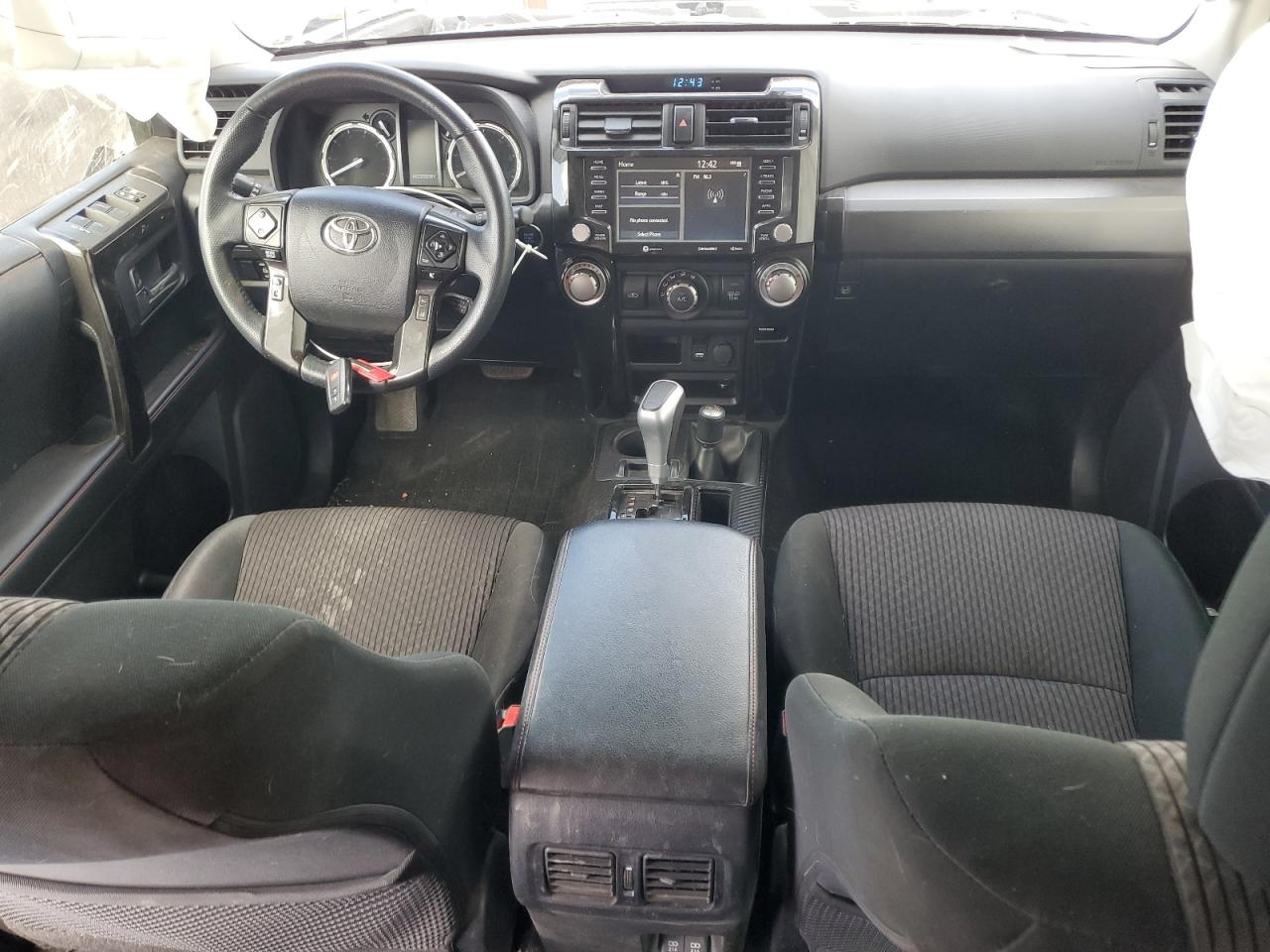 2022 Toyota 4Runner - Image 8