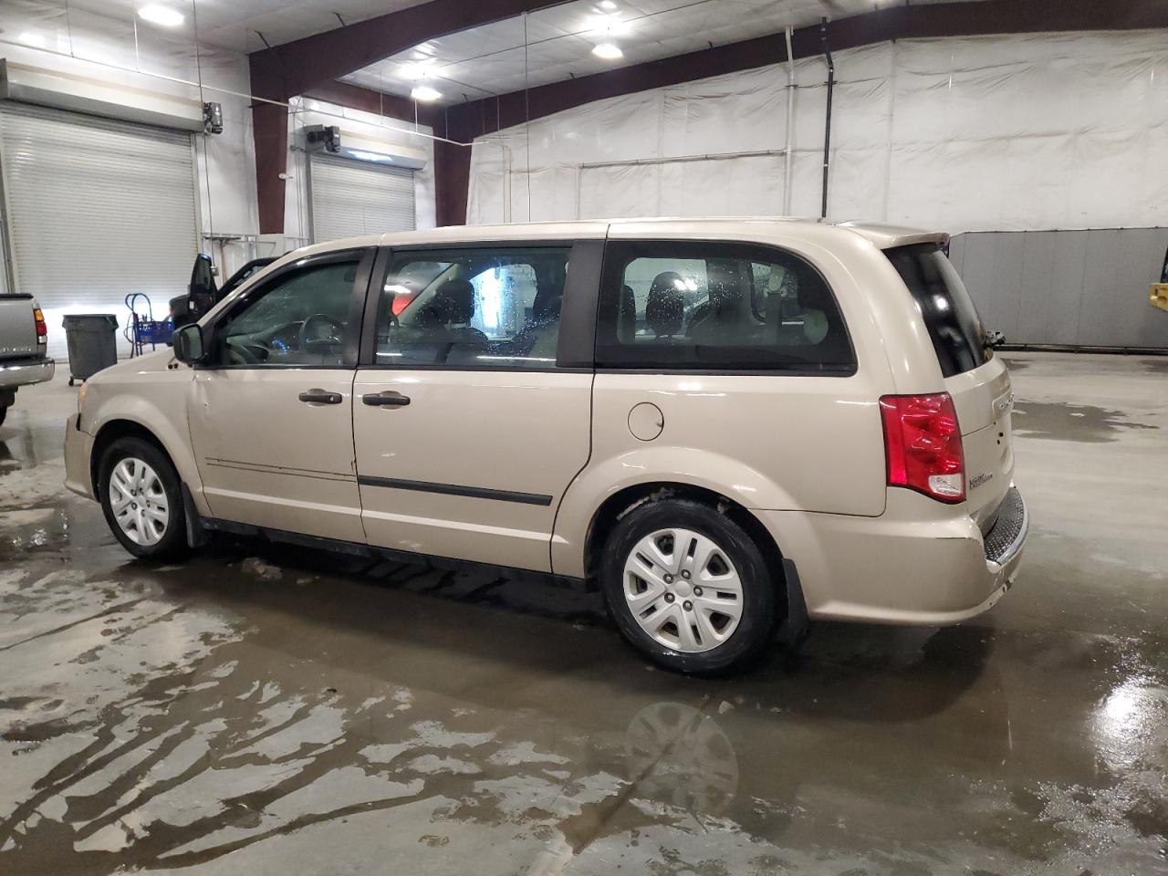 2015 Dodge Caravan - Image 2