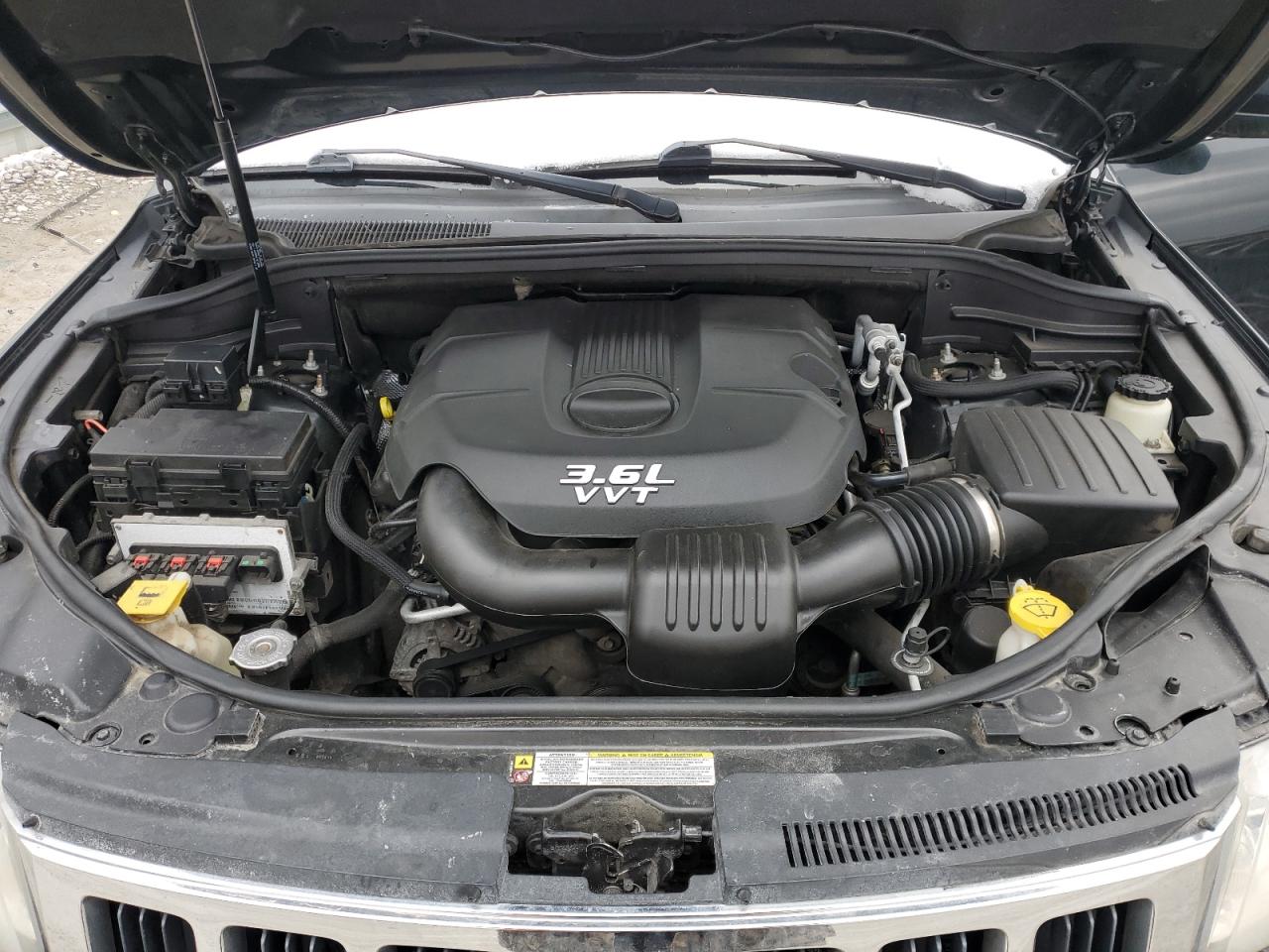 2012 Jeep Grand Cherokee - Image 12