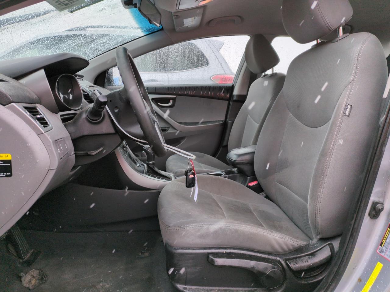 2016 Hyundai Elantra - Image 7
