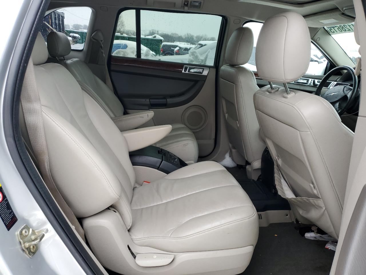2004 Chrysler Pacifica - Image 11
