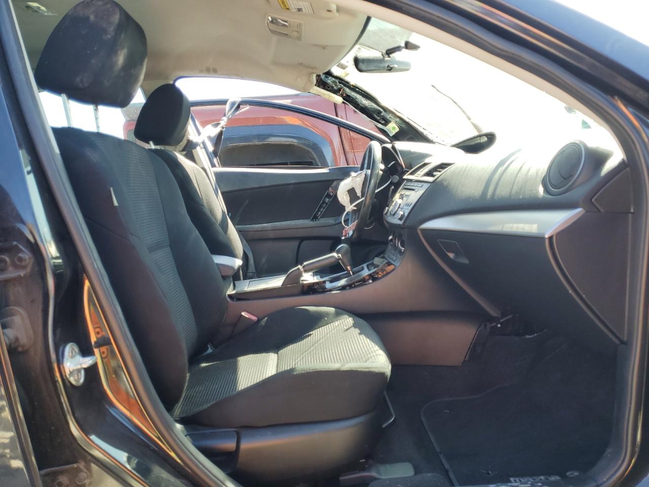 2013 Mazda 3 - Image 7