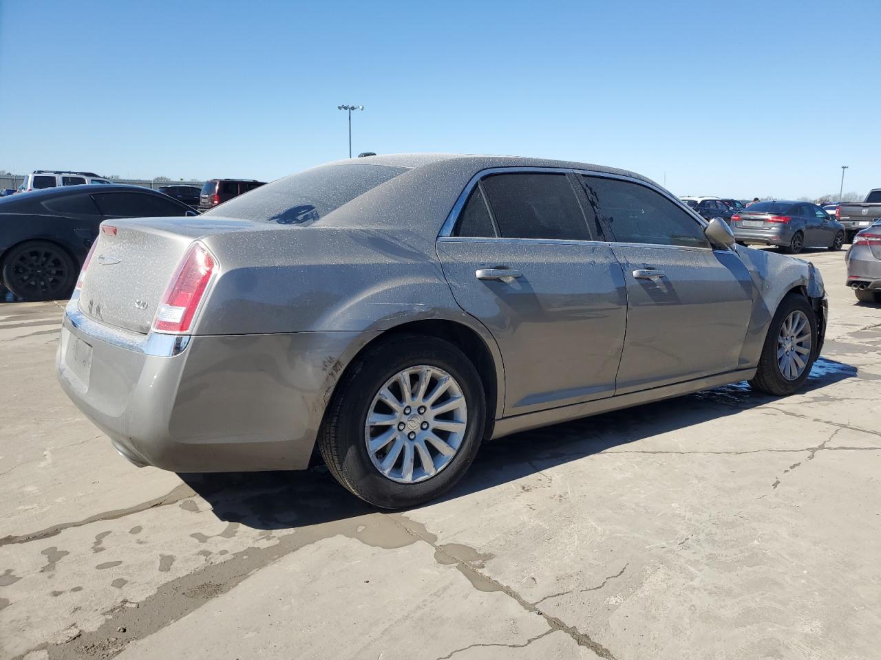 2014 Chrysler 300 - Image 3