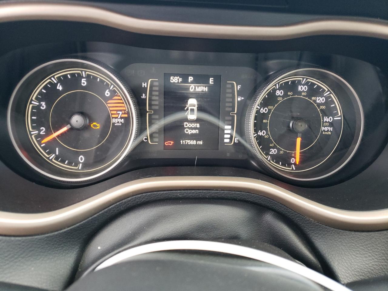 2018 Jeep Grand Cherokee - Image 9