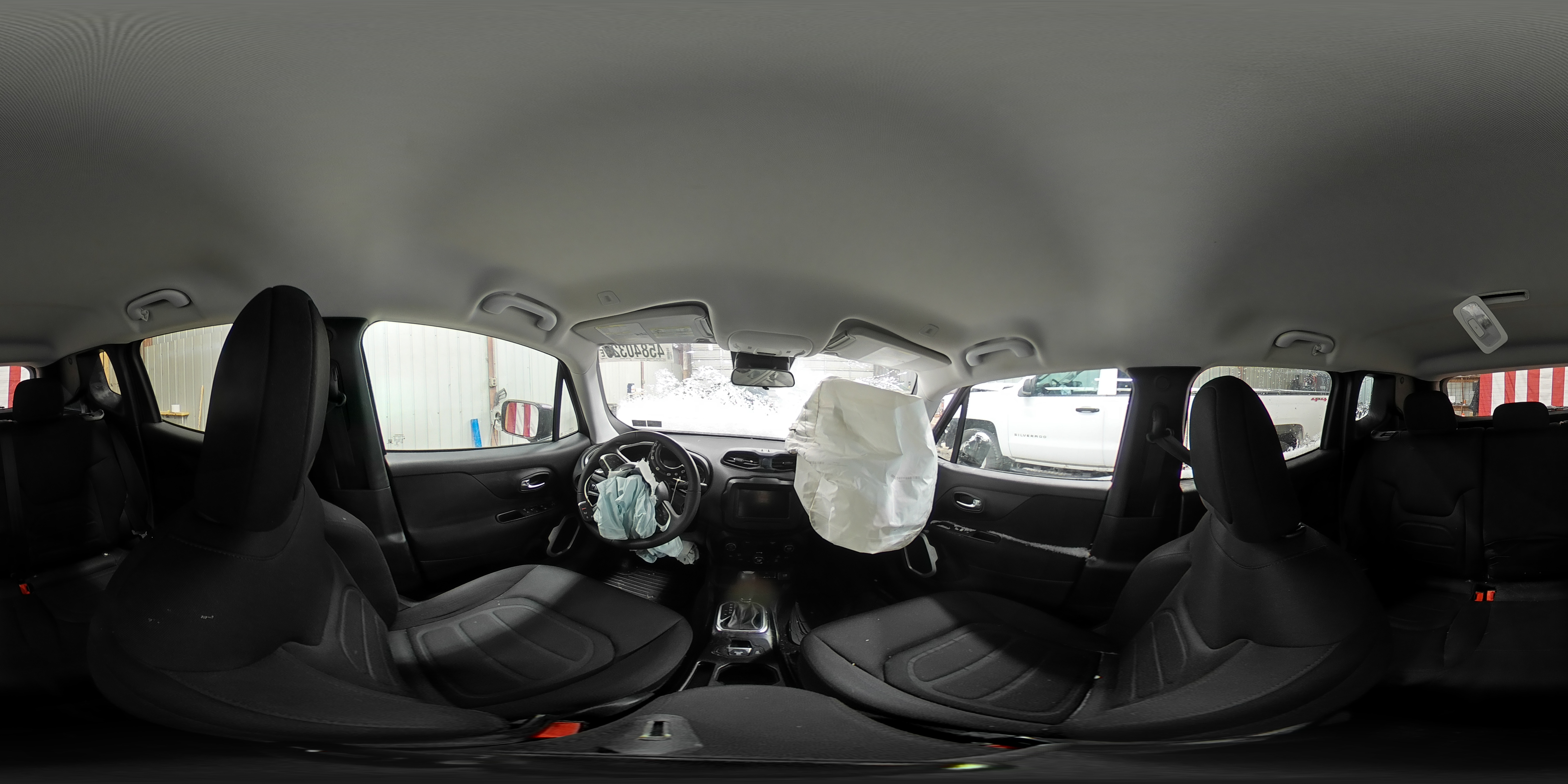 2018 Jeep Renegade - Image 13
