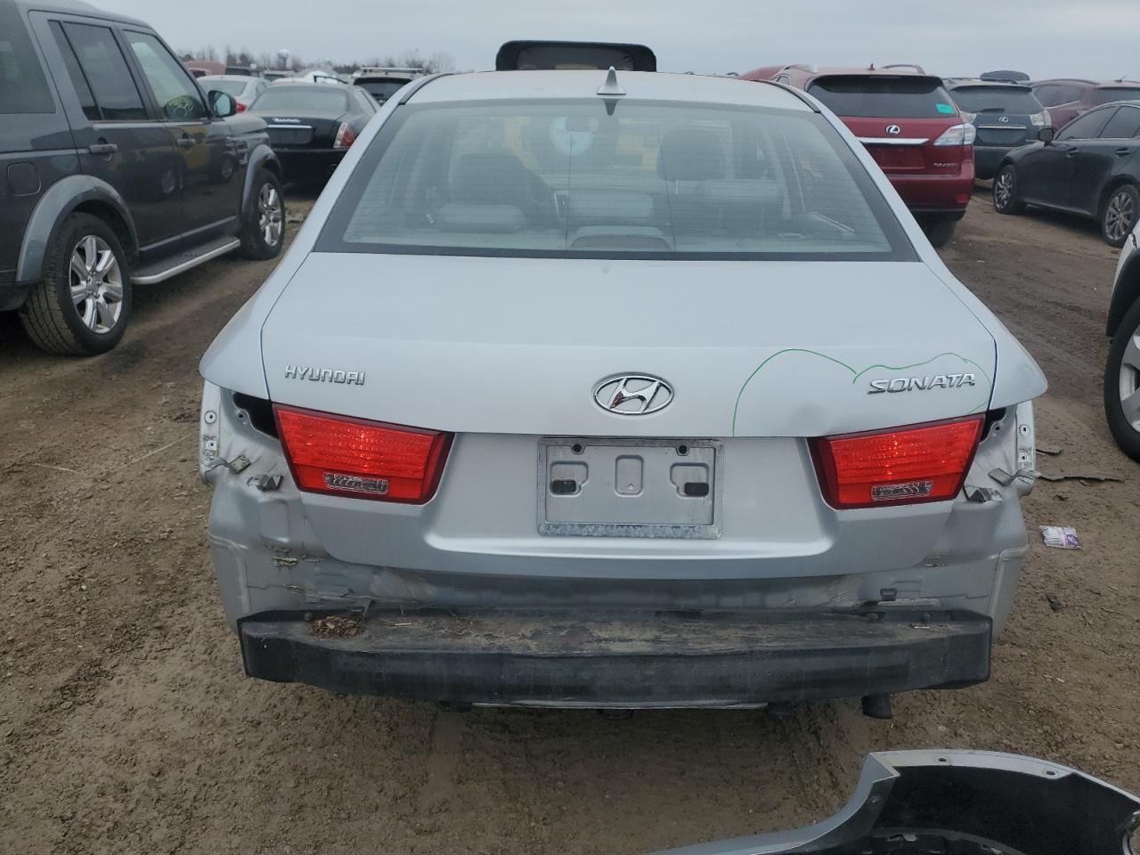 2010 Hyundai Sonata - Image 6