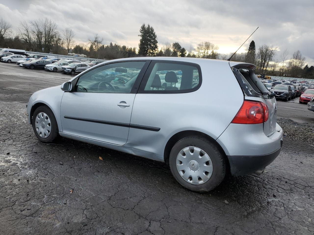 2008 Volkswagen Golf - Image 2