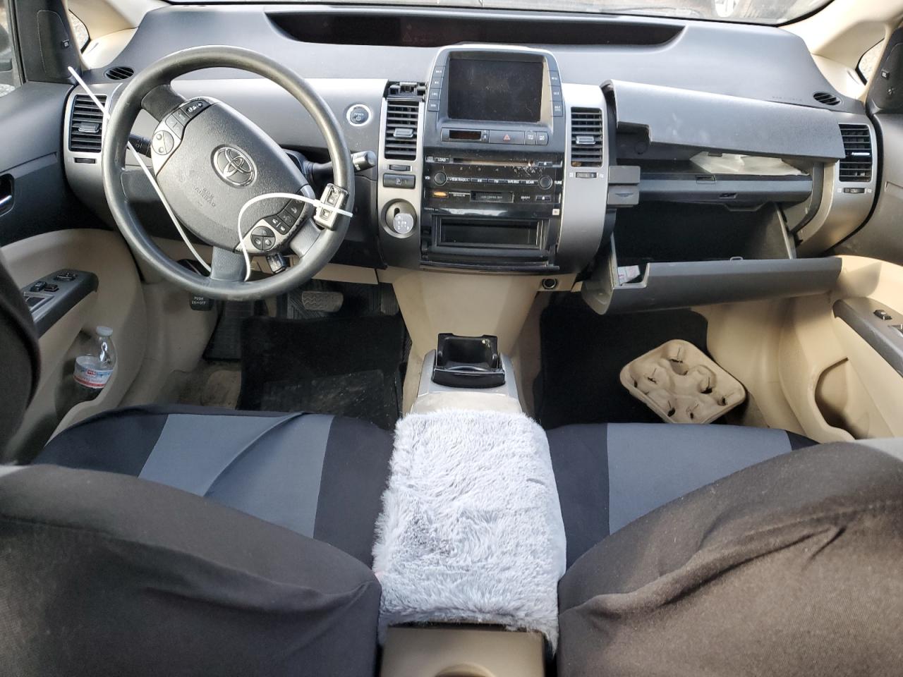 2004 Toyota Prius - Image 8
