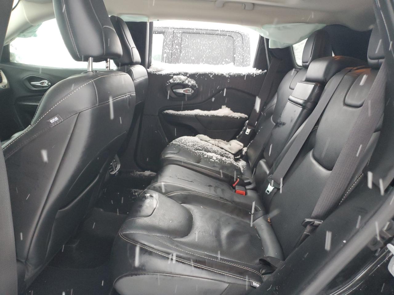 2015 Jeep Grand Cherokee - Image 11