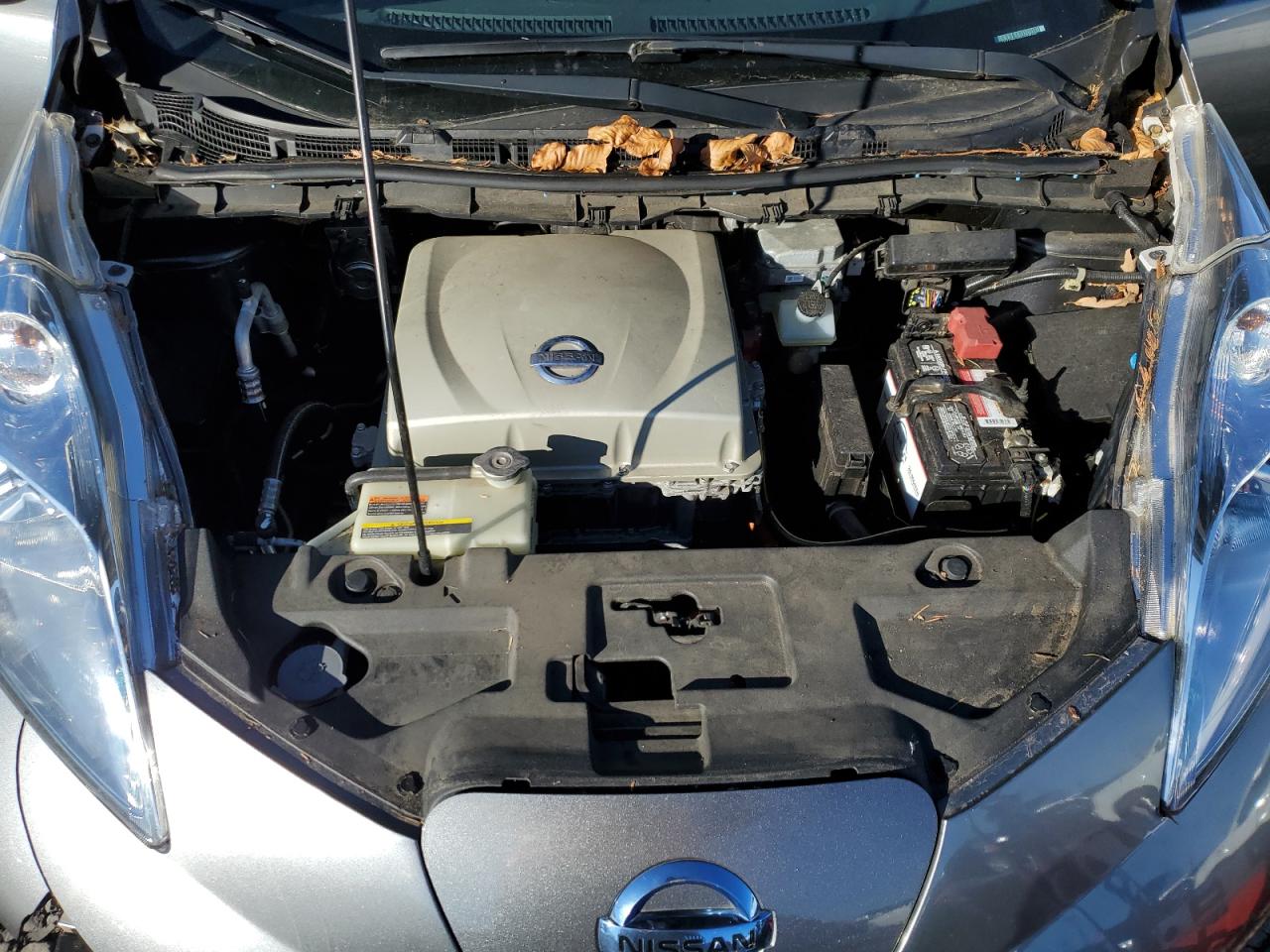 2015 Nissan Leaf - Image 11