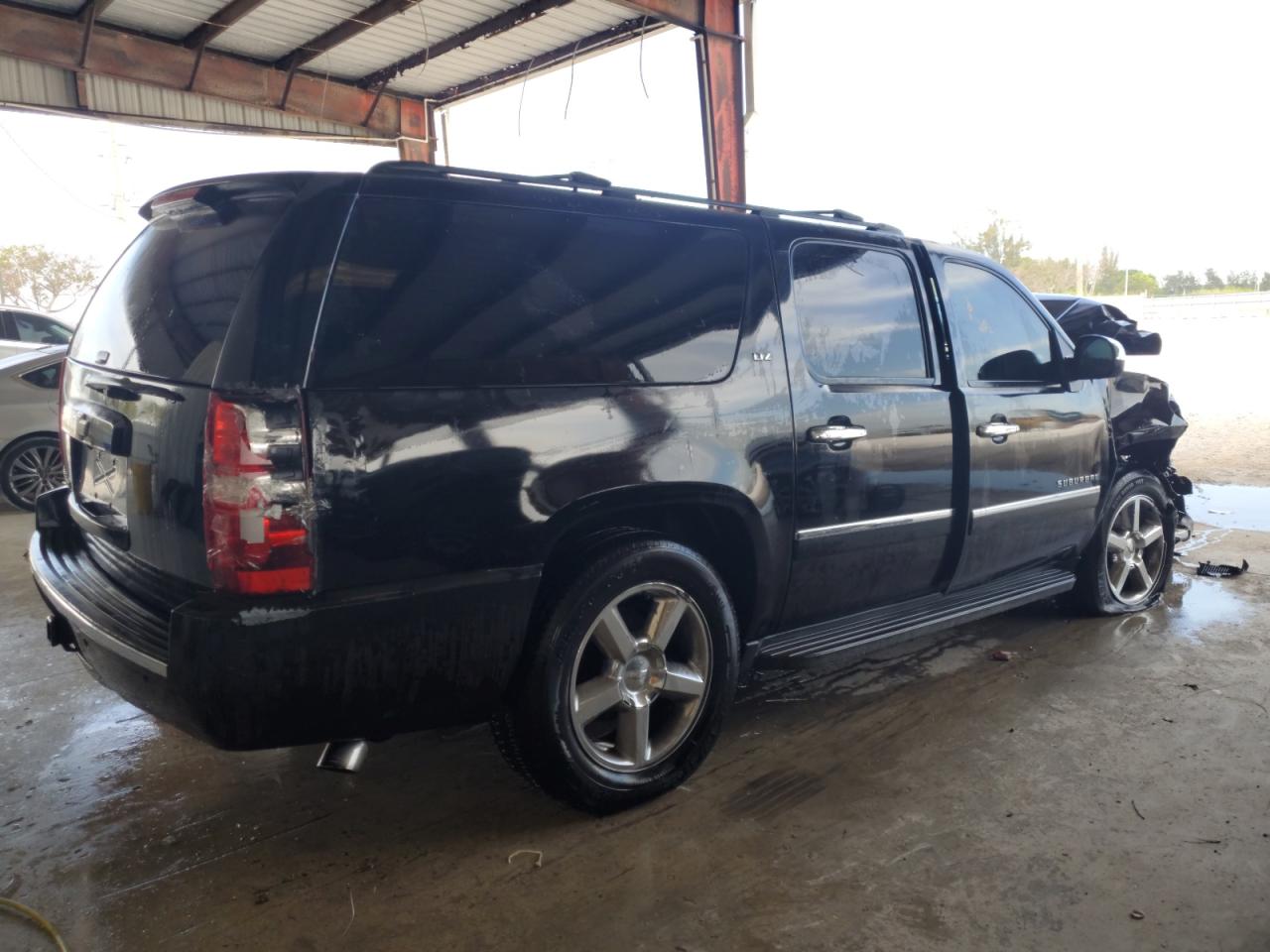 2013 Chevrolet Suburban - Image 3