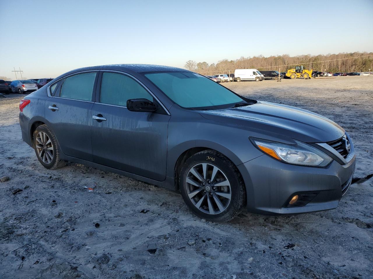 2017 Nissan Altima - Image 4