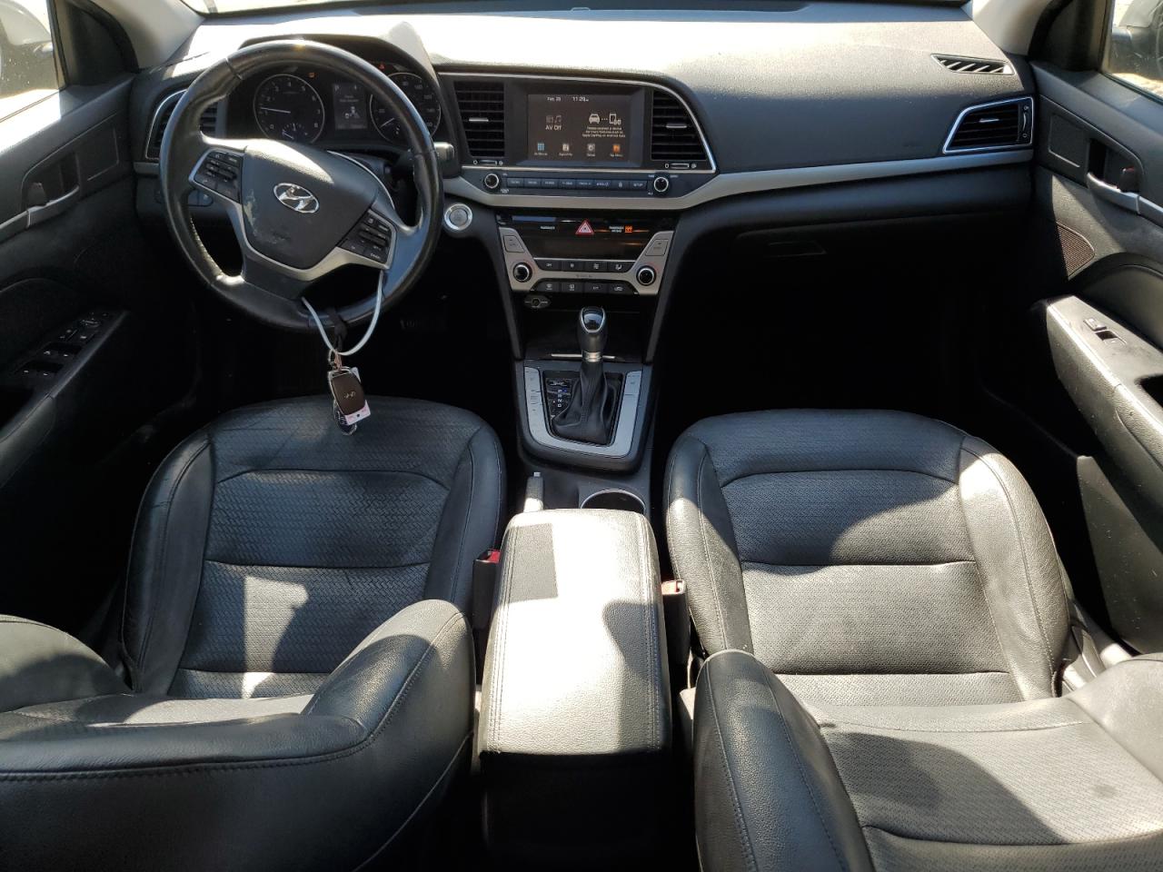 2017 Hyundai Elantra - Image 8