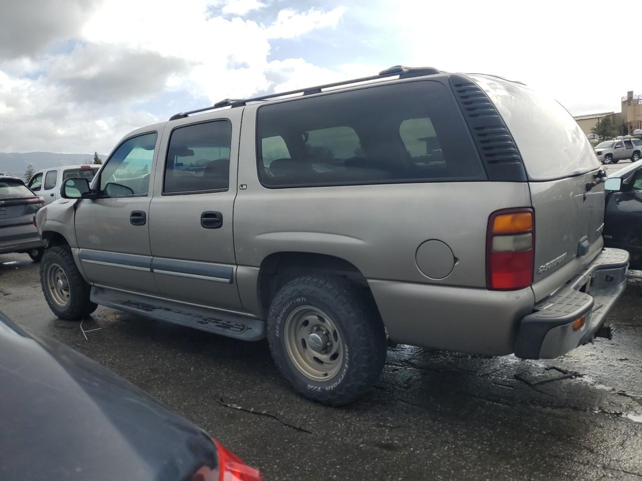 2002 Chevrolet Suburban - Image 2