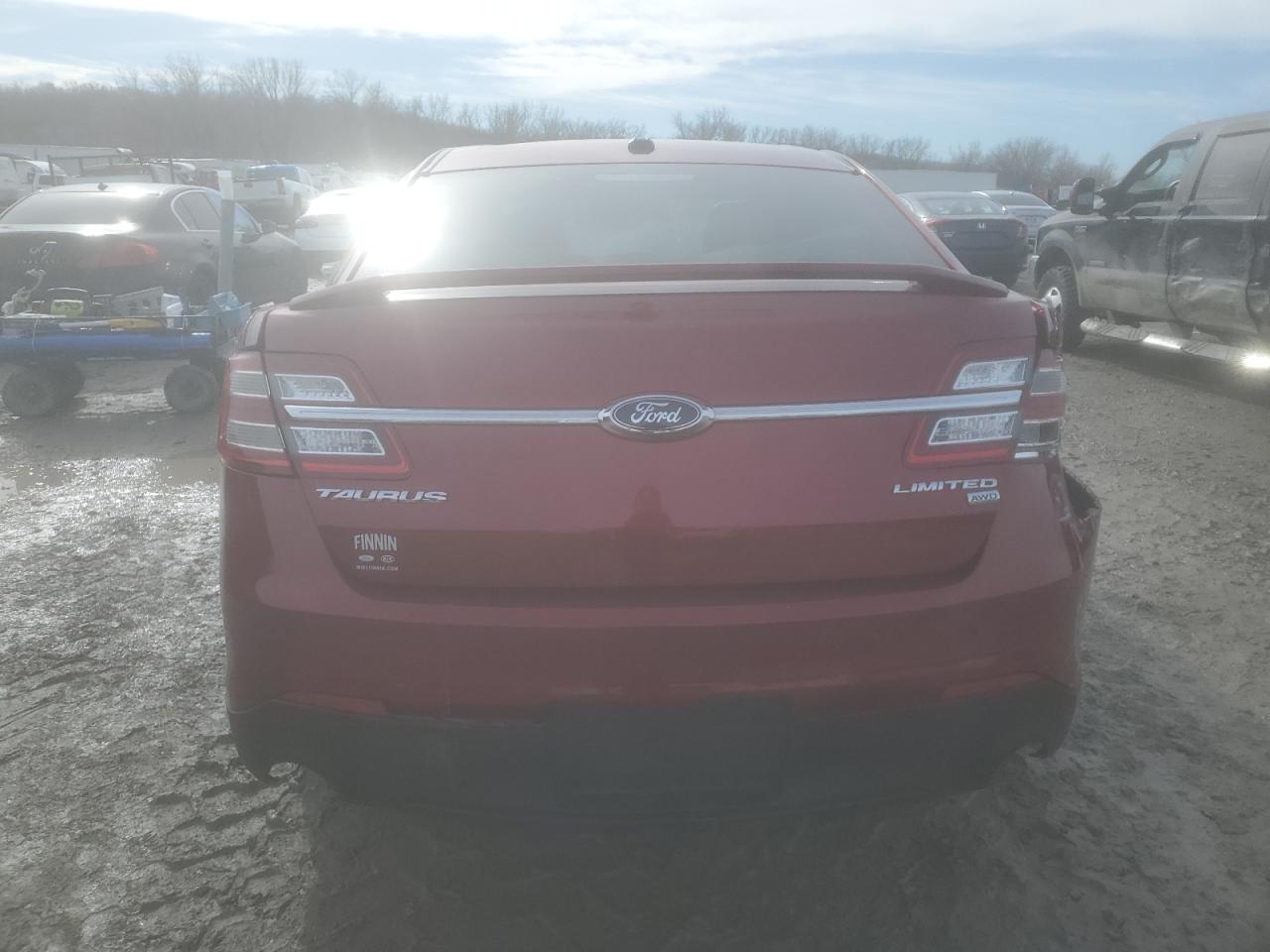 2019 Ford Taurus - Image 6