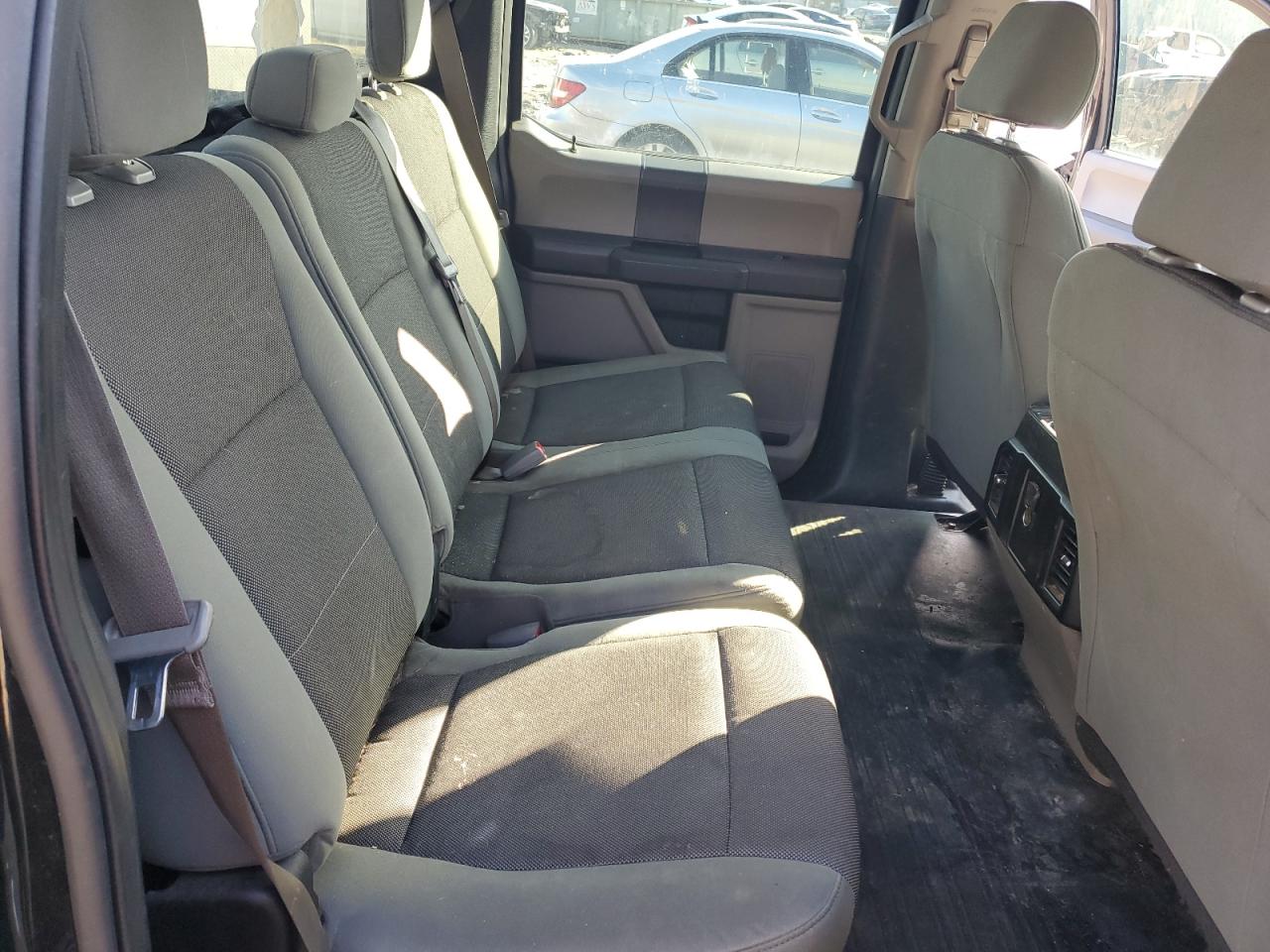 2015 Ford F-150 - Image 10