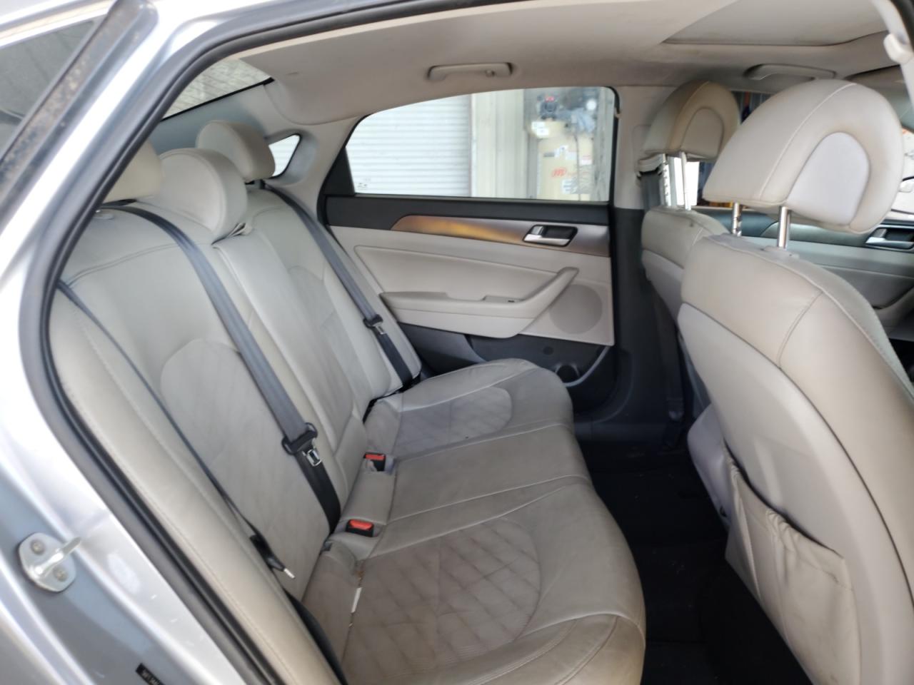 2016 Hyundai Sonata - Image 10