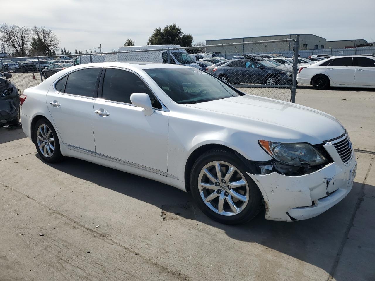 2007 Lexus LS - Image 4